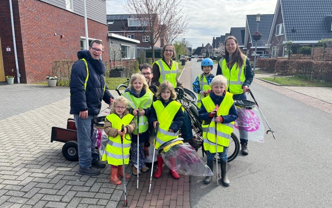 voorjaar schoonmaak in de wijk Zonnehoeve.